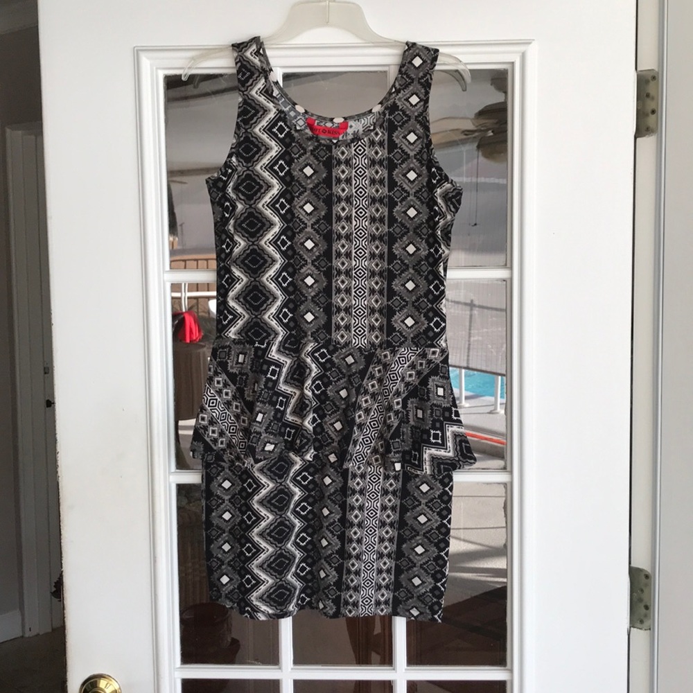LIKE NEW HOT KISS DRESS!